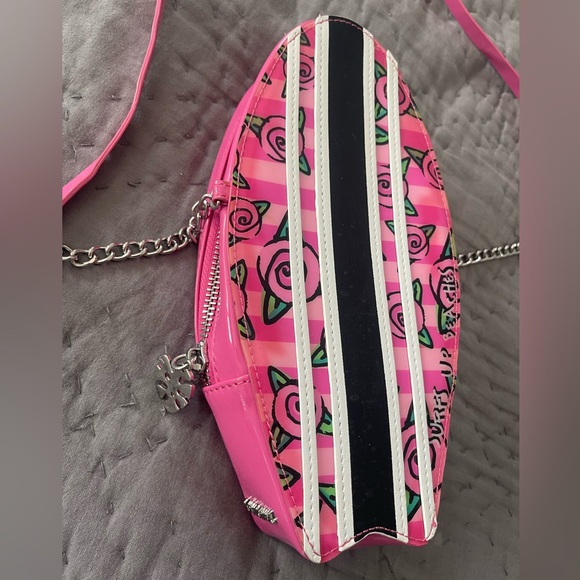 Betsey Johnson Surfs Up Pink Surfboard Crossbody Bag Zippered Silver Tropical - Picture 3 of 9